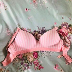 Just in NWT Victoria Secret Lightly Lined Wireless T Shirt Bra in Pink Stripe